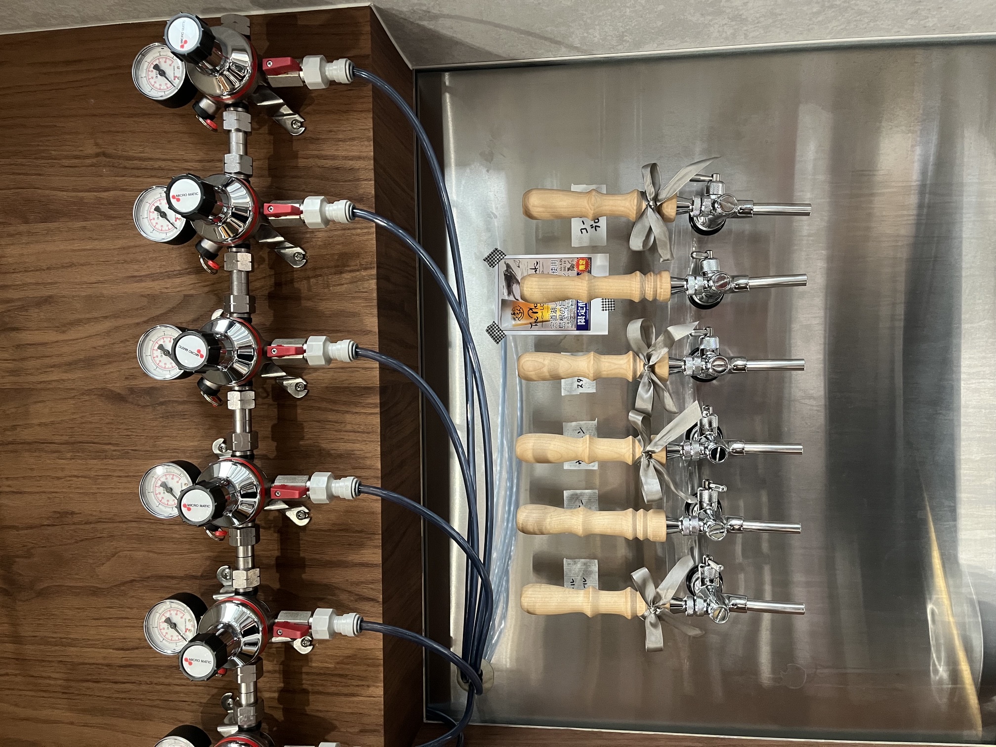 店内のビールサーバー。